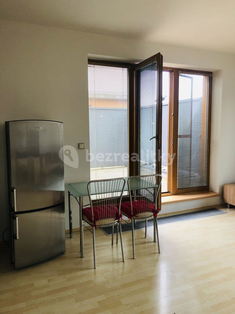 Prenájom bytu 2-izbový 65 m², Karlovarská, Praha, Praha Prenájom bytu 2-izbový 65 m², Karlovarská, Praha, Praha