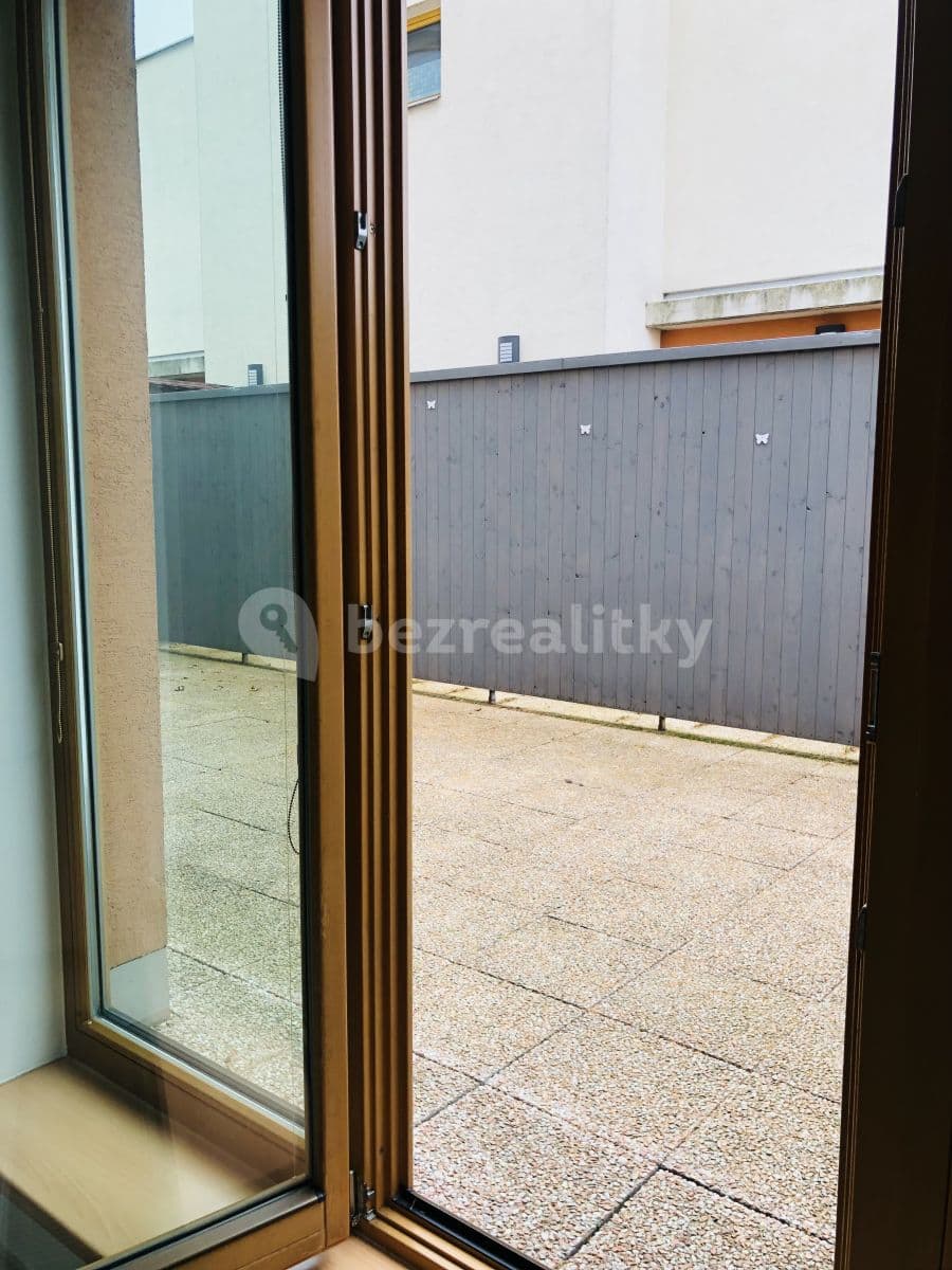 Prenájom bytu 2-izbový 65 m², Karlovarská, Praha, Praha Prenájom bytu 2-izbový 65 m², Karlovarská, Praha, Praha
