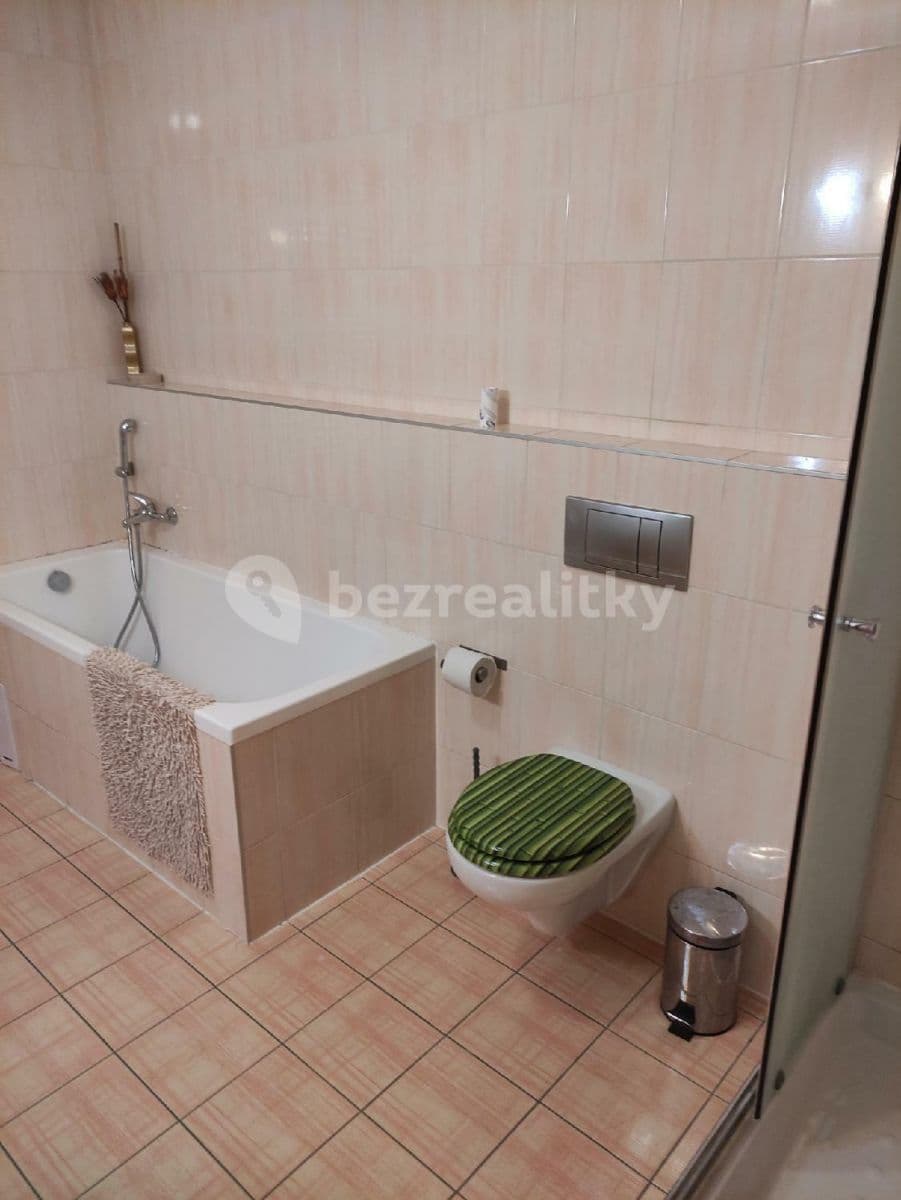 Prenájom bytu 2-izbový 65 m², Karlovarská, Praha, Praha Prenájom bytu 2-izbový 65 m², Karlovarská, Praha, Praha