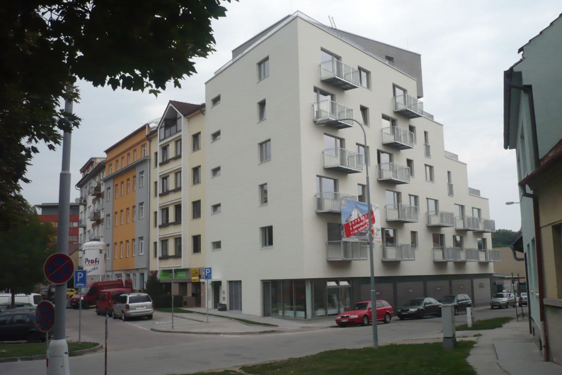 Prenájom bytu 1-izbový 40 m², Rostislavovo náměstí, Brno, Jihomoravský kraj Prenájom bytu 1-izbový 40 m², Rostislavovo náměstí, Brno, Jihomoravský kraj