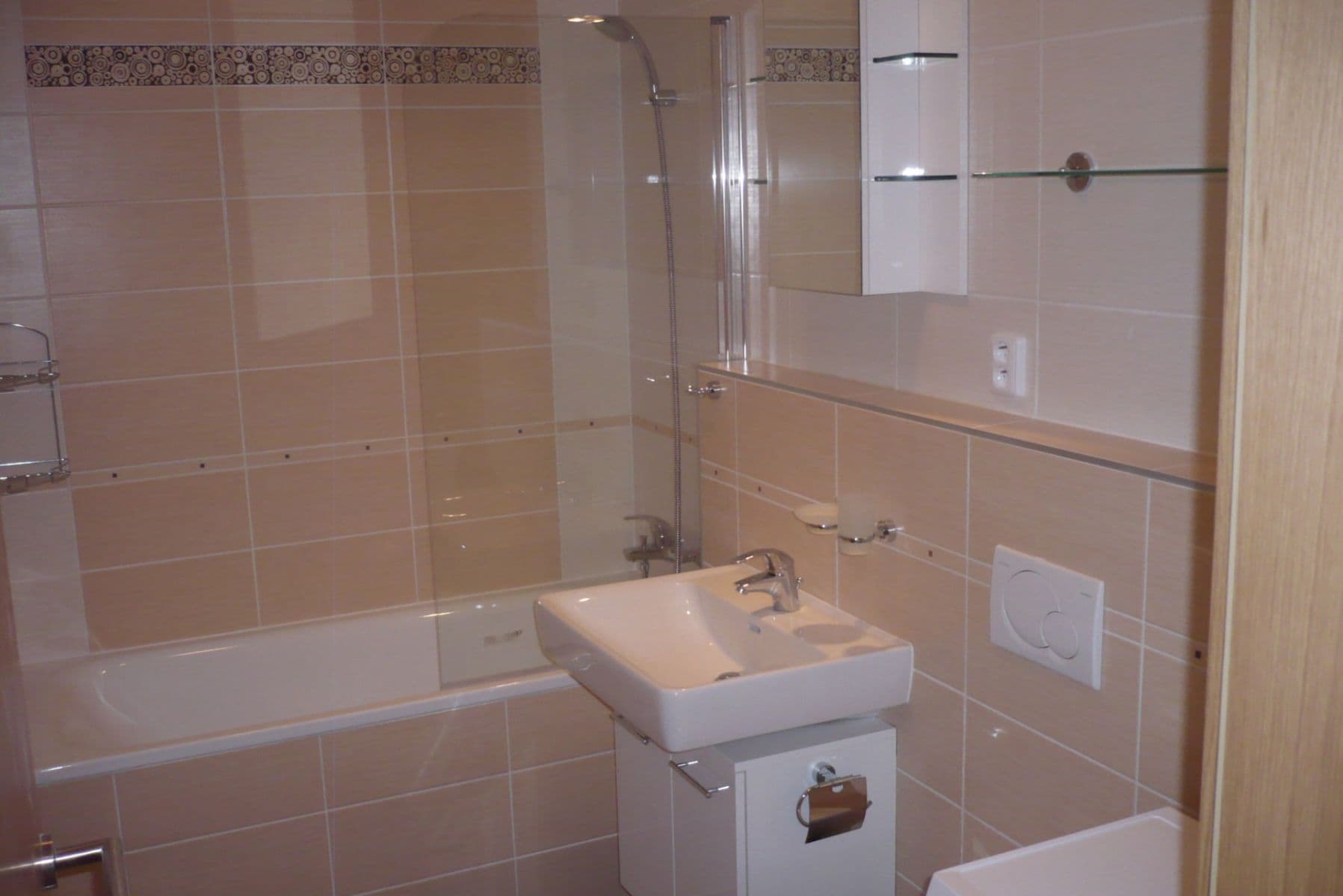 Prenájom bytu 1-izbový 40 m², Rostislavovo náměstí, Brno, Jihomoravský kraj Prenájom bytu 1-izbový 40 m², Rostislavovo náměstí, Brno, Jihomoravský kraj