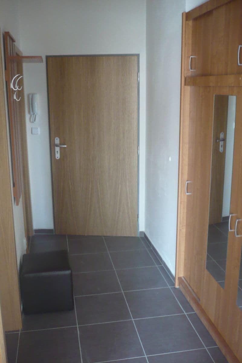 Prenájom bytu 1-izbový 40 m², Rostislavovo náměstí, Brno, Jihomoravský kraj Prenájom bytu 1-izbový 40 m², Rostislavovo náměstí, Brno, Jihomoravský kraj