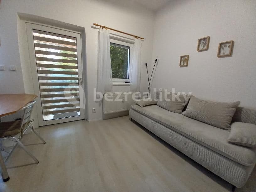 Prenájom bytu 1-izbový 30 m², Staniční, Plzeň, Plzeňský kraj Prenájom bytu 1-izbový 30 m², Staniční, Plzeň, Plzeňský kraj
