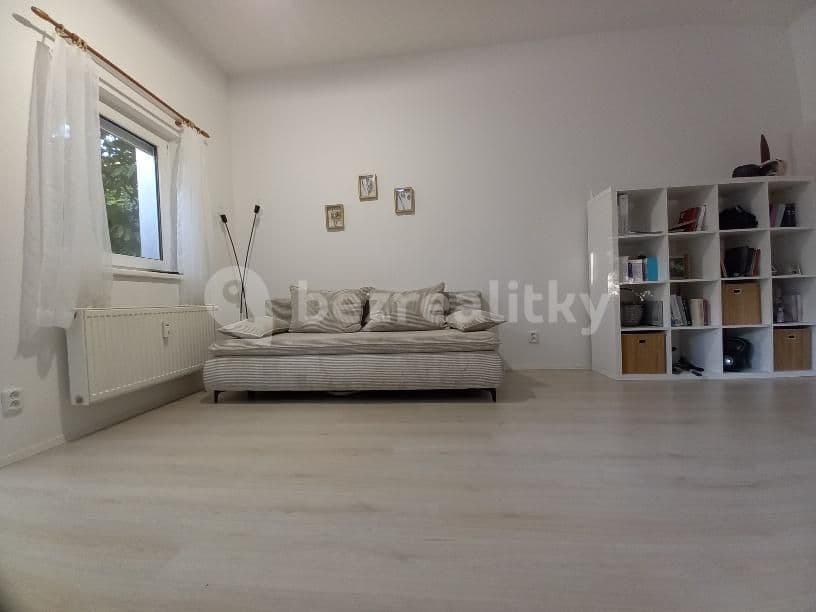 Prenájom bytu 1-izbový 30 m², Staniční, Plzeň, Plzeňský kraj Prenájom bytu 1-izbový 30 m², Staniční, Plzeň, Plzeňský kraj