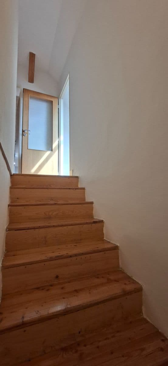 Prenájom bytu 2-izbový 75 m², Kouřimská, Praha, Praha Prenájom bytu 2-izbový 75 m², Kouřimská, Praha, Praha