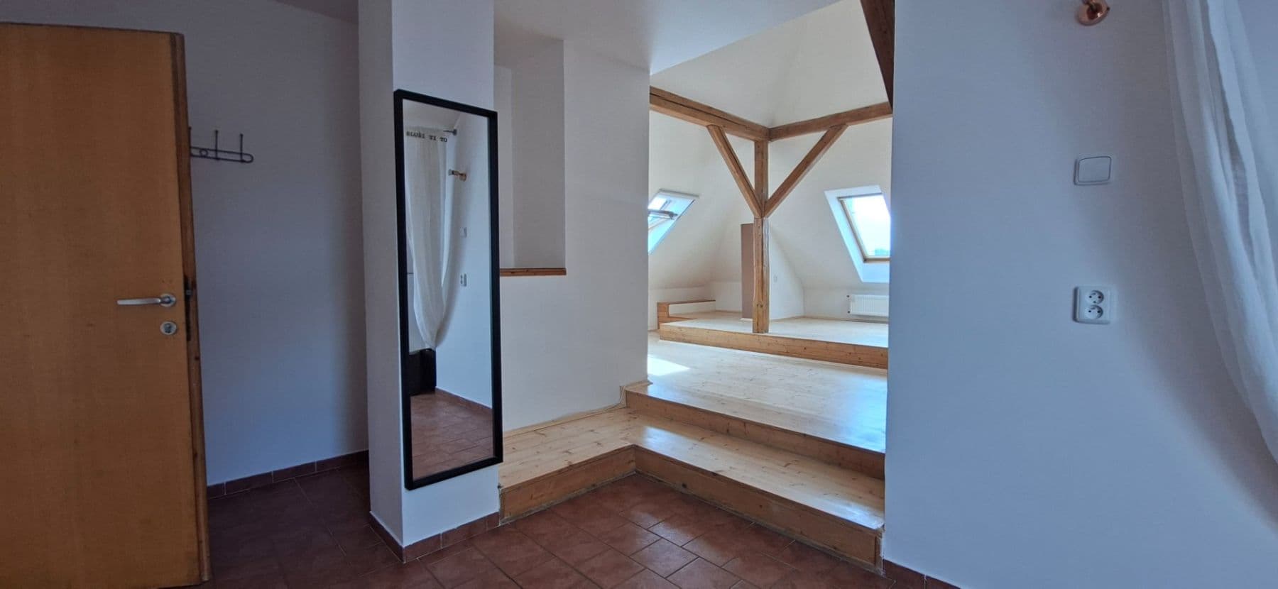 Prenájom bytu 2-izbový 75 m², Kouřimská, Praha, Praha Prenájom bytu 2-izbový 75 m², Kouřimská, Praha, Praha