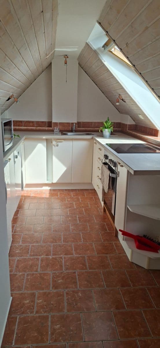 Prenájom bytu 2-izbový 75 m², Kouřimská, Praha, Praha Prenájom bytu 2-izbový 75 m², Kouřimská, Praha, Praha