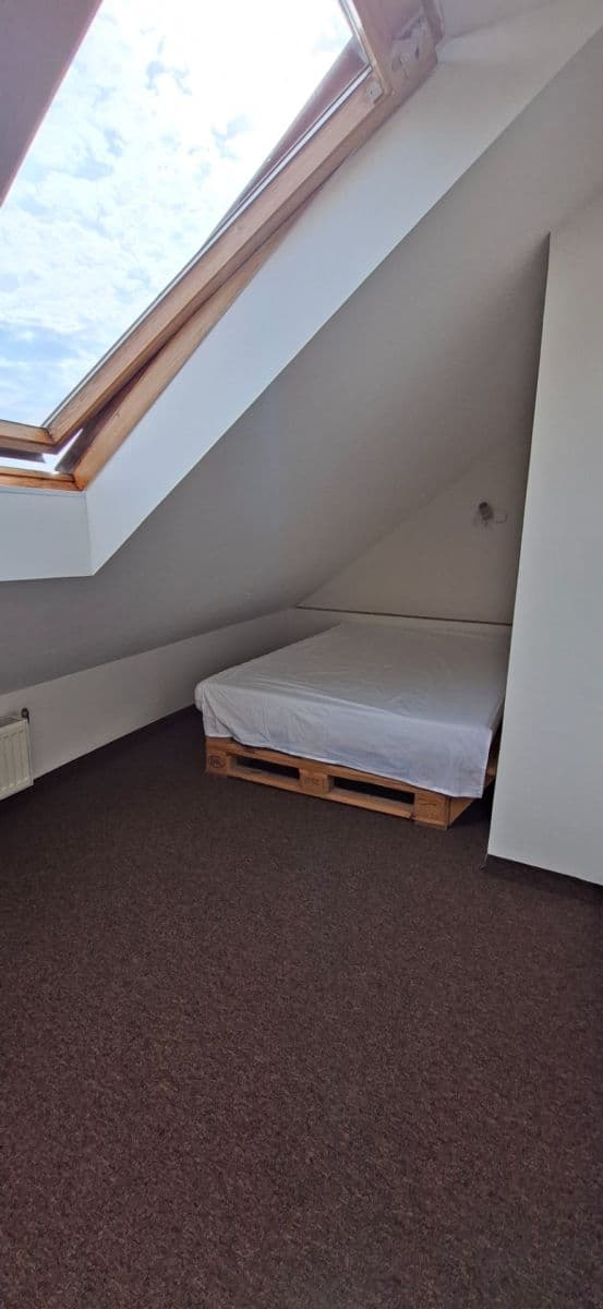 Prenájom bytu 2-izbový 75 m², Kouřimská, Praha, Praha Prenájom bytu 2-izbový 75 m², Kouřimská, Praha, Praha