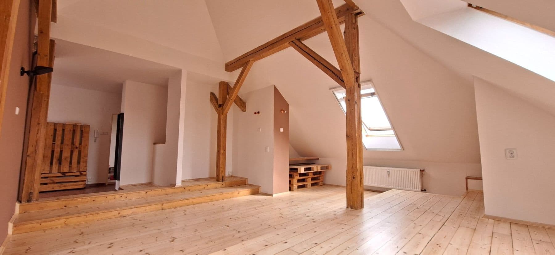 Prenájom bytu 2-izbový 75 m², Kouřimská, Praha, Praha Prenájom bytu 2-izbový 75 m², Kouřimská, Praha, Praha