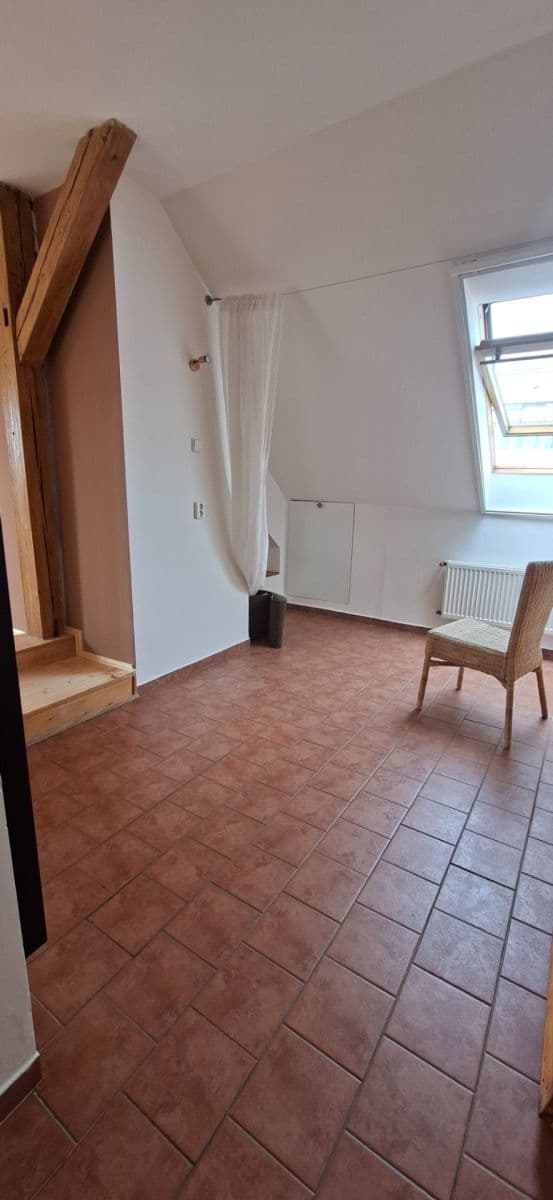 Prenájom bytu 2-izbový 75 m², Kouřimská, Praha, Praha Prenájom bytu 2-izbový 75 m², Kouřimská, Praha, Praha