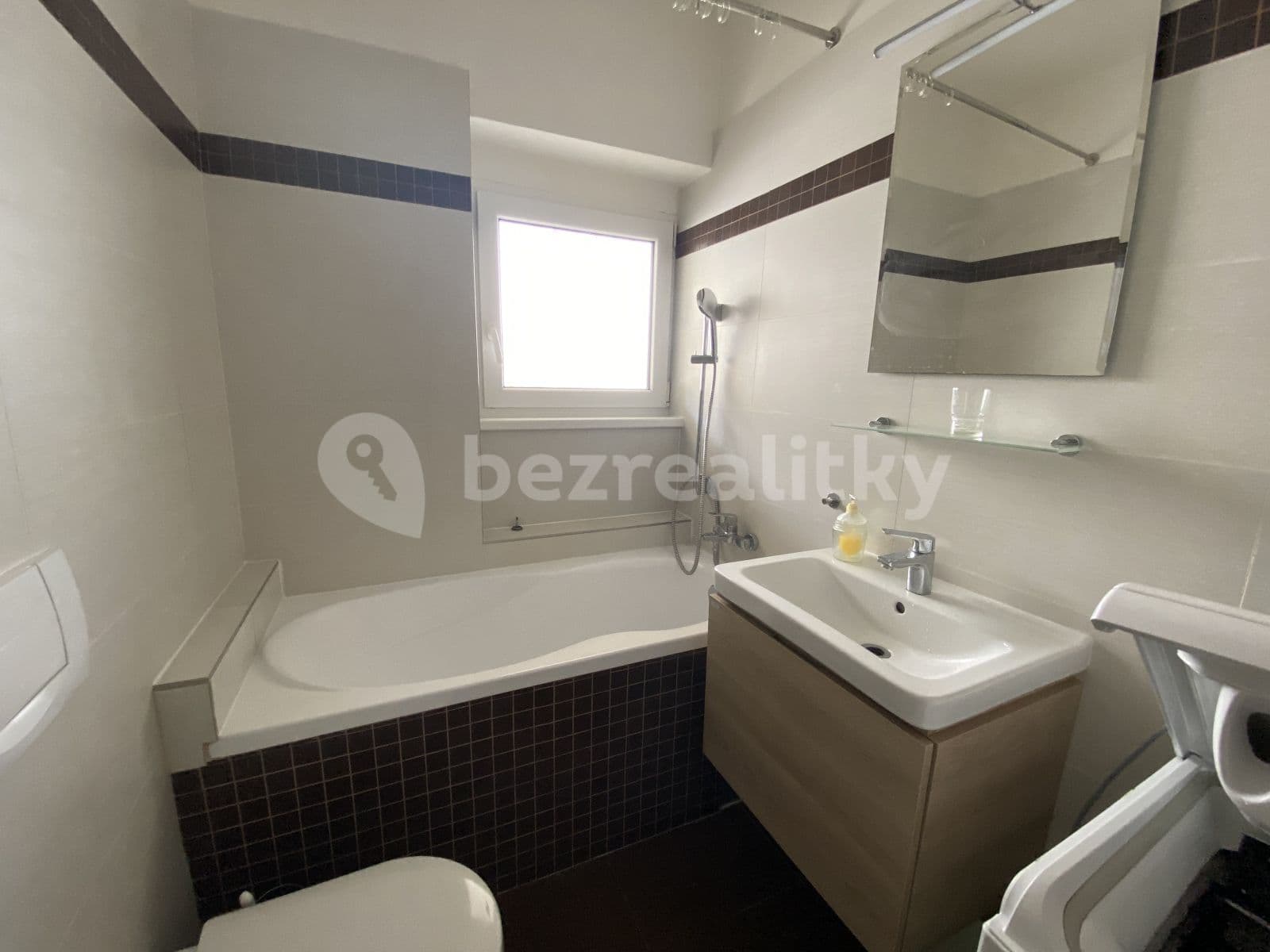 Prenájom bytu 2-izbový 55 m², Pod kaštany, Brno, Jihomoravský kraj Prenájom bytu 2-izbový 55 m², Pod kaštany, Brno, Jihomoravský kraj