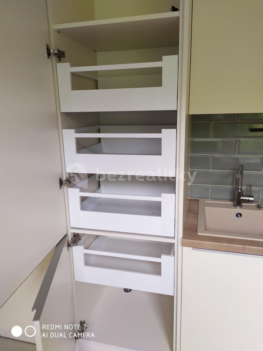 Prenájom bytu 3-izbový 74 m², Na okraji, Praha, Praha Prenájom bytu 3-izbový 74 m², Na okraji, Praha, Praha