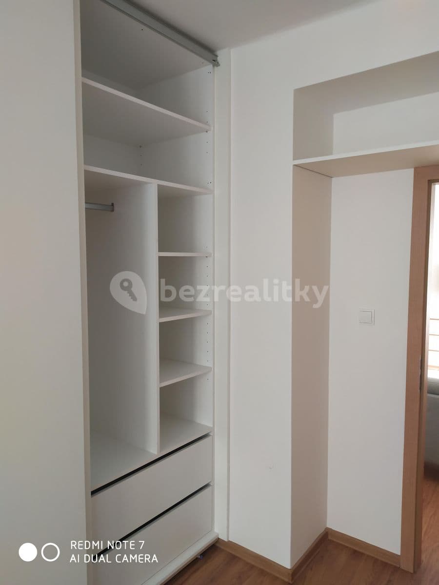 Prenájom bytu 3-izbový 74 m², Na okraji, Praha, Praha Prenájom bytu 3-izbový 74 m², Na okraji, Praha, Praha