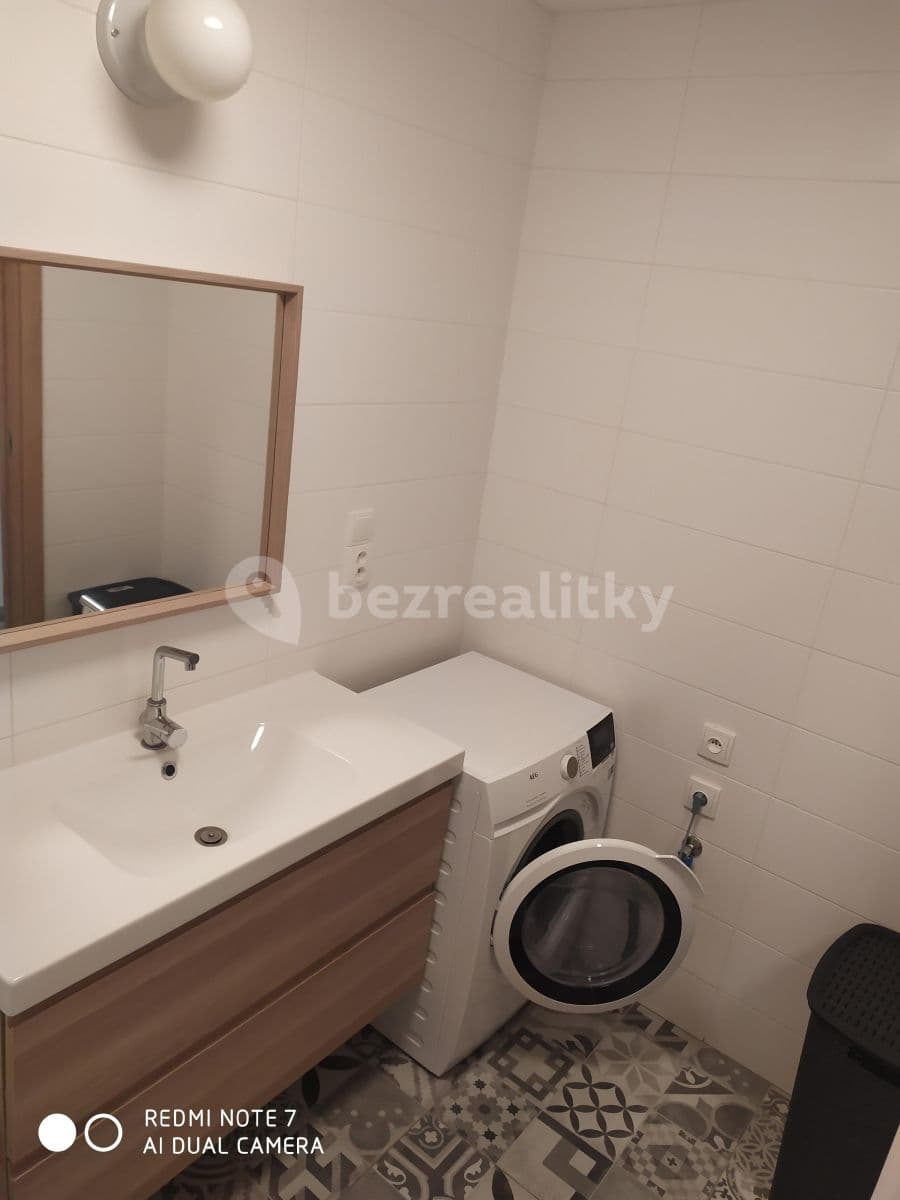 Prenájom bytu 3-izbový 74 m², Na okraji, Praha, Praha Prenájom bytu 3-izbový 74 m², Na okraji, Praha, Praha