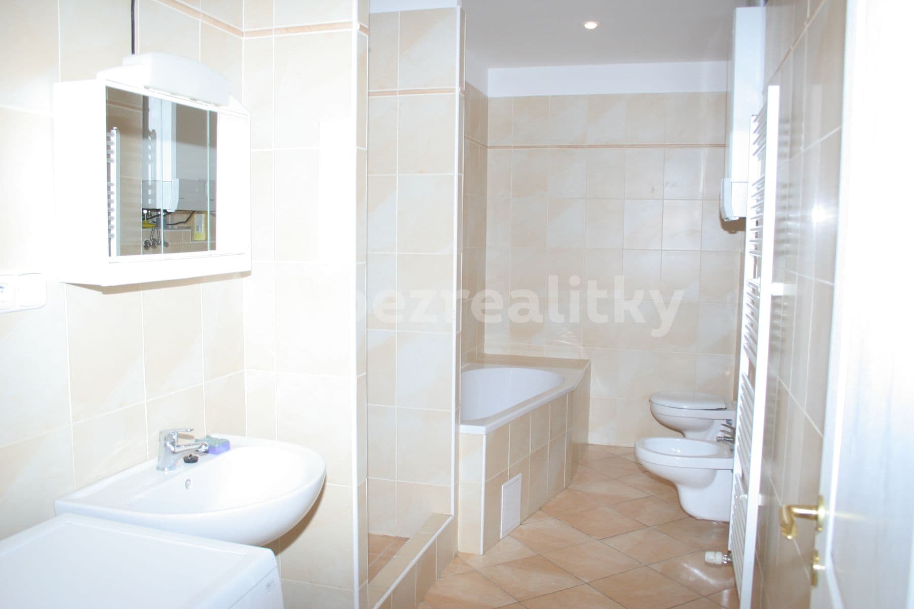 Prenájom bytu 3-izbový 85 m², Preslova, Praha, Praha Prenájom bytu 3-izbový 85 m², Preslova, Praha, Praha