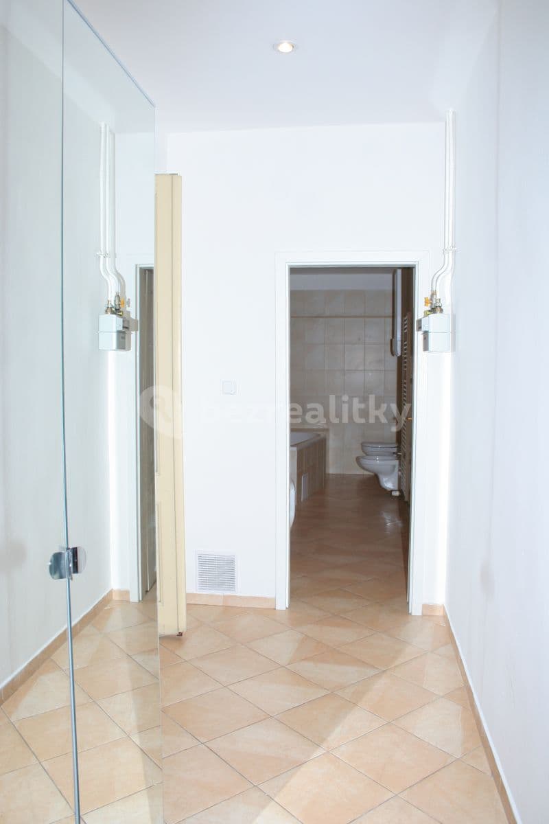 Prenájom bytu 3-izbový 85 m², Preslova, Praha, Praha Prenájom bytu 3-izbový 85 m², Preslova, Praha, Praha