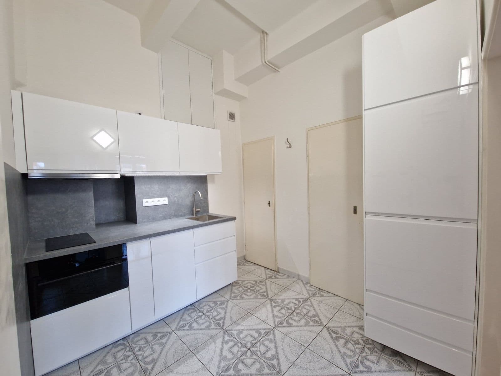 Prenájom bytu 2-izbový 43 m², Ondříčkova, Praha, Praha Prenájom bytu 2-izbový 43 m², Ondříčkova, Praha, Praha