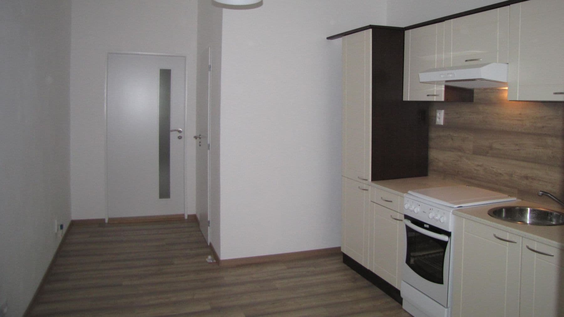 Prenájom bytu 1-izbový 36 m², Husitská, Praha, Praha Prenájom bytu 1-izbový 36 m², Husitská, Praha, Praha