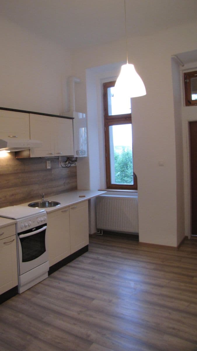 Prenájom bytu 1-izbový 36 m², Husitská, Praha, Praha Prenájom bytu 1-izbový 36 m², Husitská, Praha, Praha