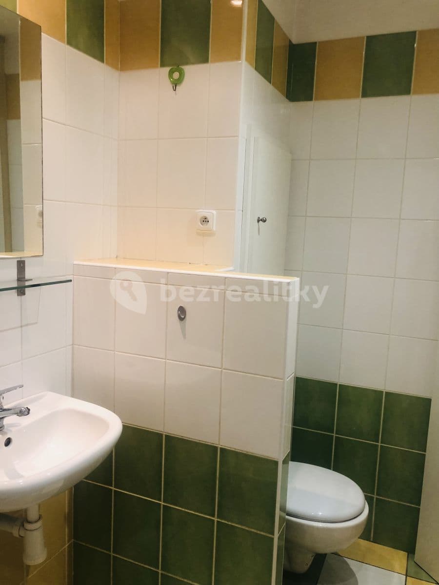 Prenájom bytu 1-izbový 40 m², Na Hrádku, Pardubice, Pardubický kraj Prenájom bytu 1-izbový 40 m², Na Hrádku, Pardubice, Pardubický kraj