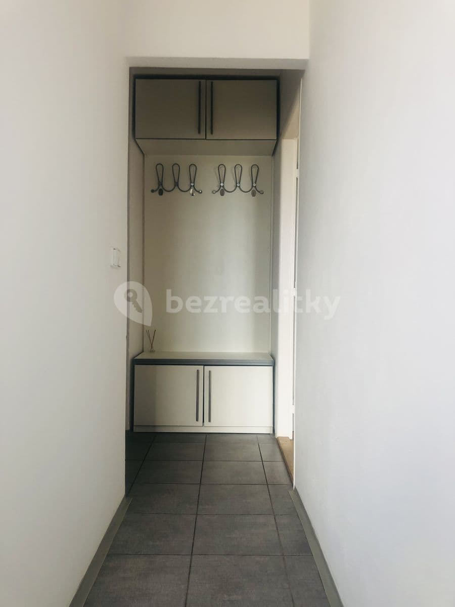 Prenájom bytu 1-izbový 40 m², Na Hrádku, Pardubice, Pardubický kraj Prenájom bytu 1-izbový 40 m², Na Hrádku, Pardubice, Pardubický kraj