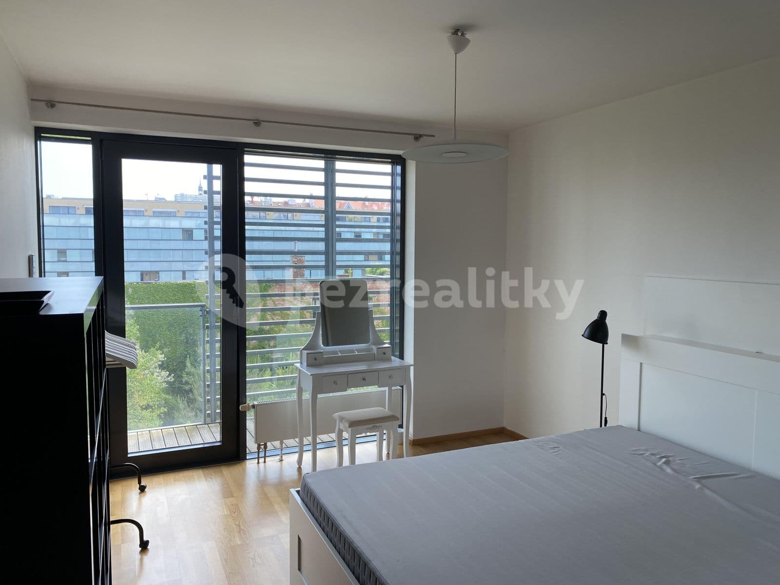 Prenájom bytu 3-izbový 100 m², Křižíkova, Praha, Praha Prenájom bytu 3-izbový 100 m², Křižíkova, Praha, Praha