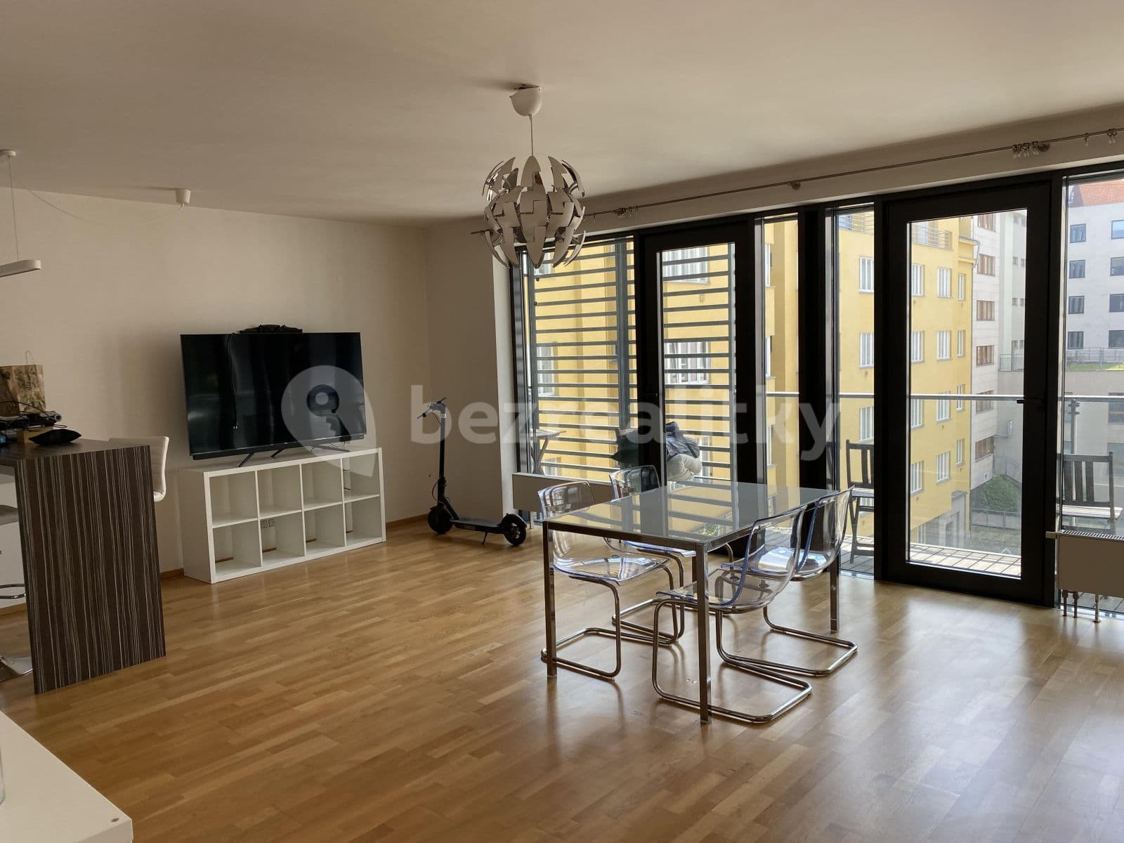 Prenájom bytu 3-izbový 100 m², Křižíkova, Praha, Praha Prenájom bytu 3-izbový 100 m², Křižíkova, Praha, Praha