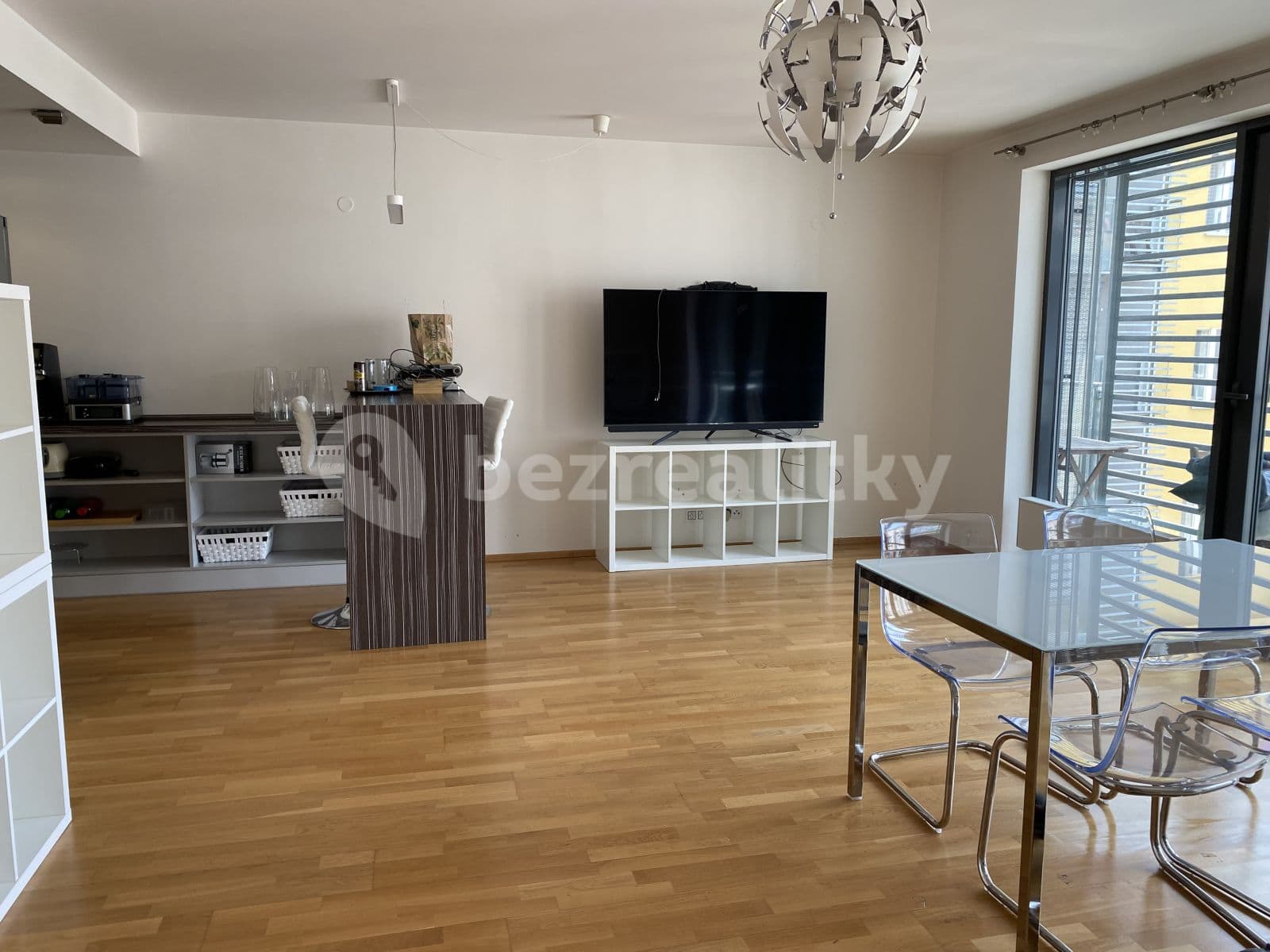 Prenájom bytu 3-izbový 100 m², Křižíkova, Praha, Praha Prenájom bytu 3-izbový 100 m², Křižíkova, Praha, Praha