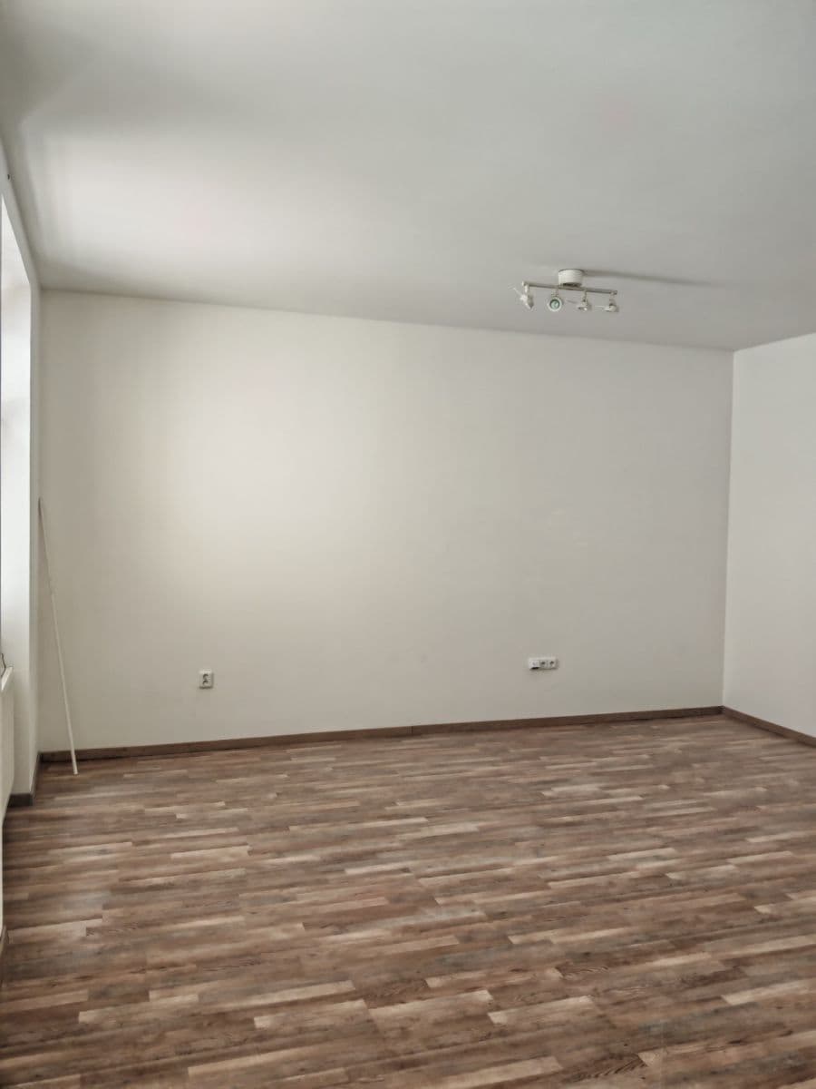 Prenájom bytu 1-izbový 35 m², Roháčova, Praha, Praha Prenájom bytu 1-izbový 35 m², Roháčova, Praha, Praha