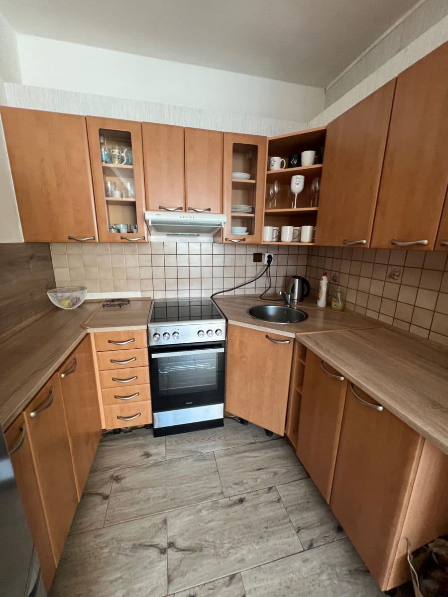 Prenájom bytu 2-izbový 40 m², Děčínská, Kladno, Středočeský kraj Prenájom bytu 2-izbový 40 m², Děčínská, Kladno, Středočeský kraj