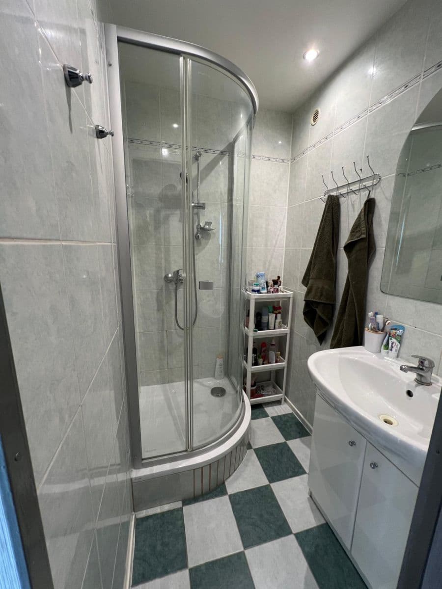 Prenájom bytu 2-izbový 40 m², Děčínská, Kladno, Středočeský kraj Prenájom bytu 2-izbový 40 m², Děčínská, Kladno, Středočeský kraj