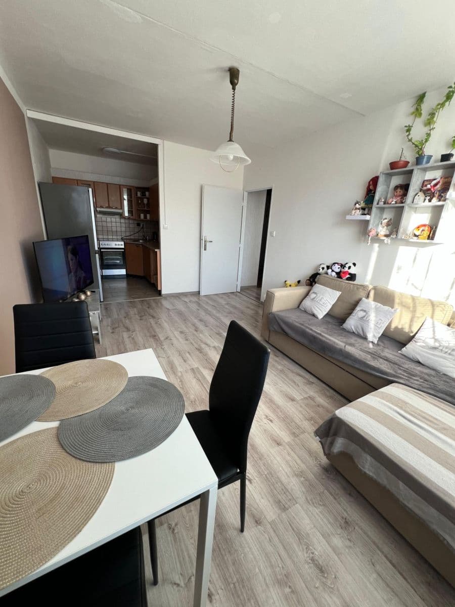 Prenájom bytu 2-izbový 40 m², Děčínská, Kladno, Středočeský kraj Prenájom bytu 2-izbový 40 m², Děčínská, Kladno, Středočeský kraj