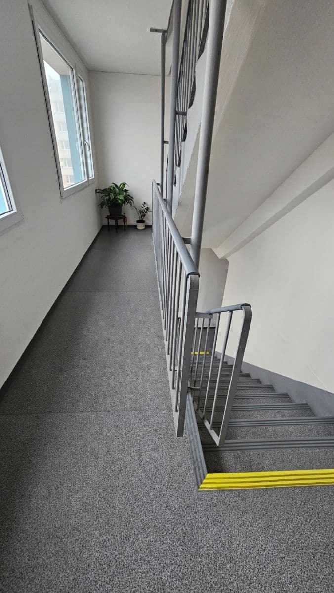 Prenájom bytu 2-izbový 40 m², Děčínská, Kladno, Středočeský kraj Prenájom bytu 2-izbový 40 m², Děčínská, Kladno, Středočeský kraj