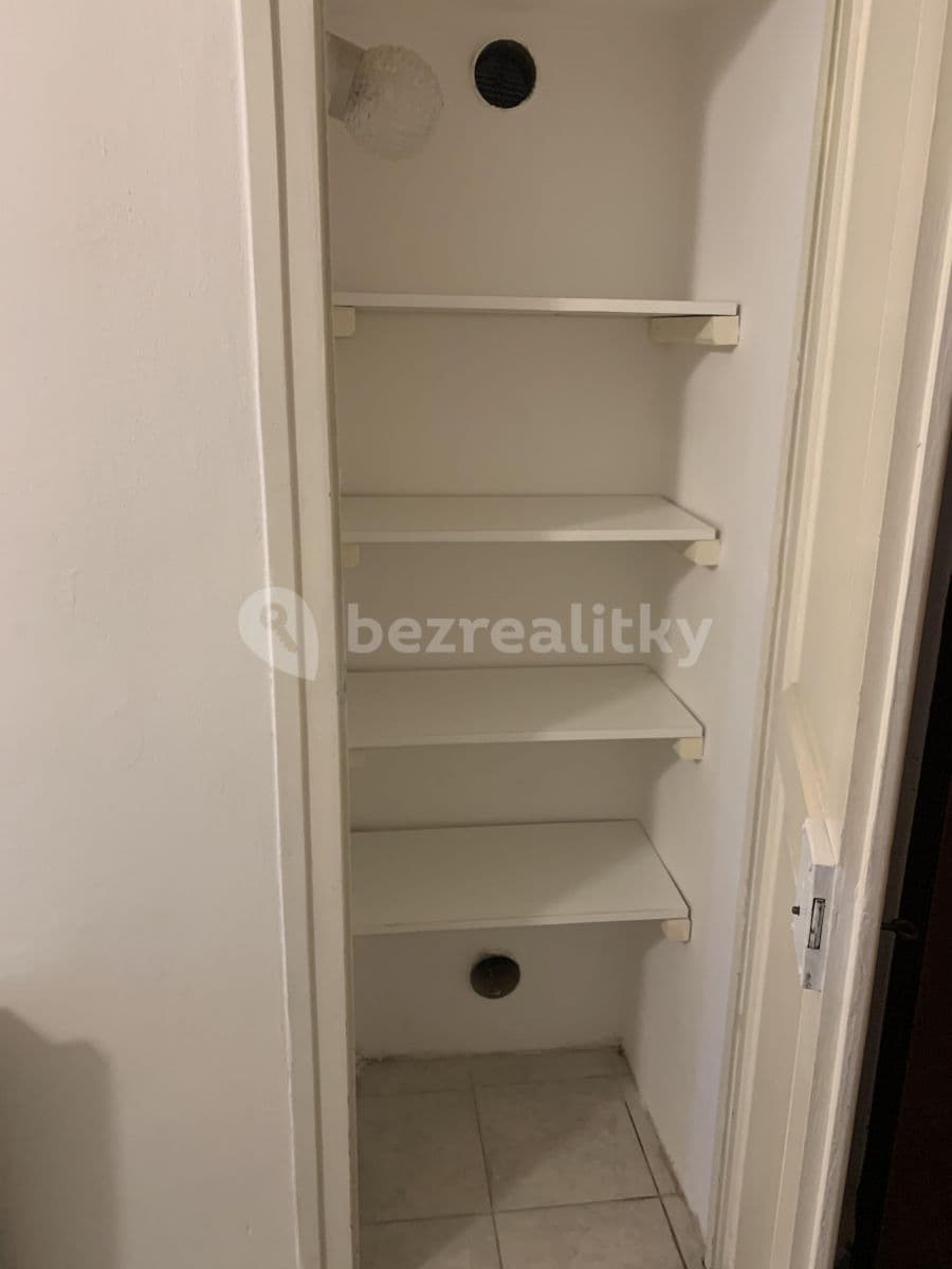Prenájom bytu 2-izbový 68 m², Lublanska, Praha, Praha Prenájom bytu 2-izbový 68 m², Lublanska, Praha, Praha