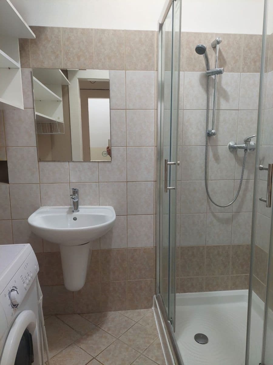 Prenájom bytu 2-izbový 46 m², Baranova, Praha, Praha Prenájom bytu 2-izbový 46 m², Baranova, Praha, Praha