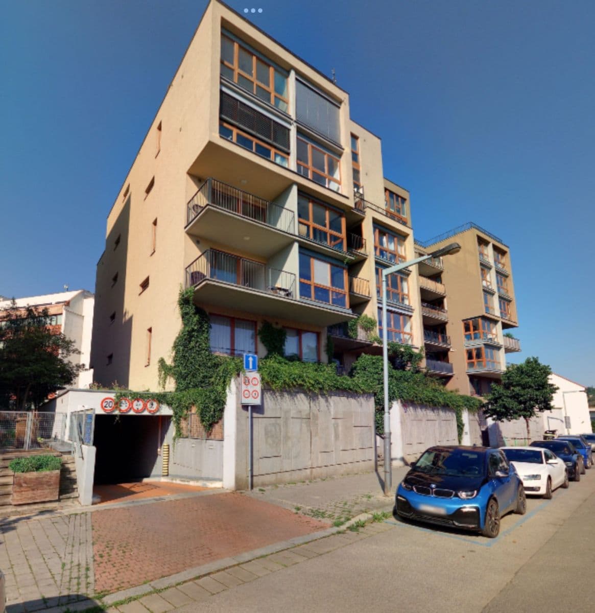 Prenájom garáže 16 m², Varhulíkové, Praha, Praha Prenájom garáže 16 m², Varhulíkové, Praha, Praha