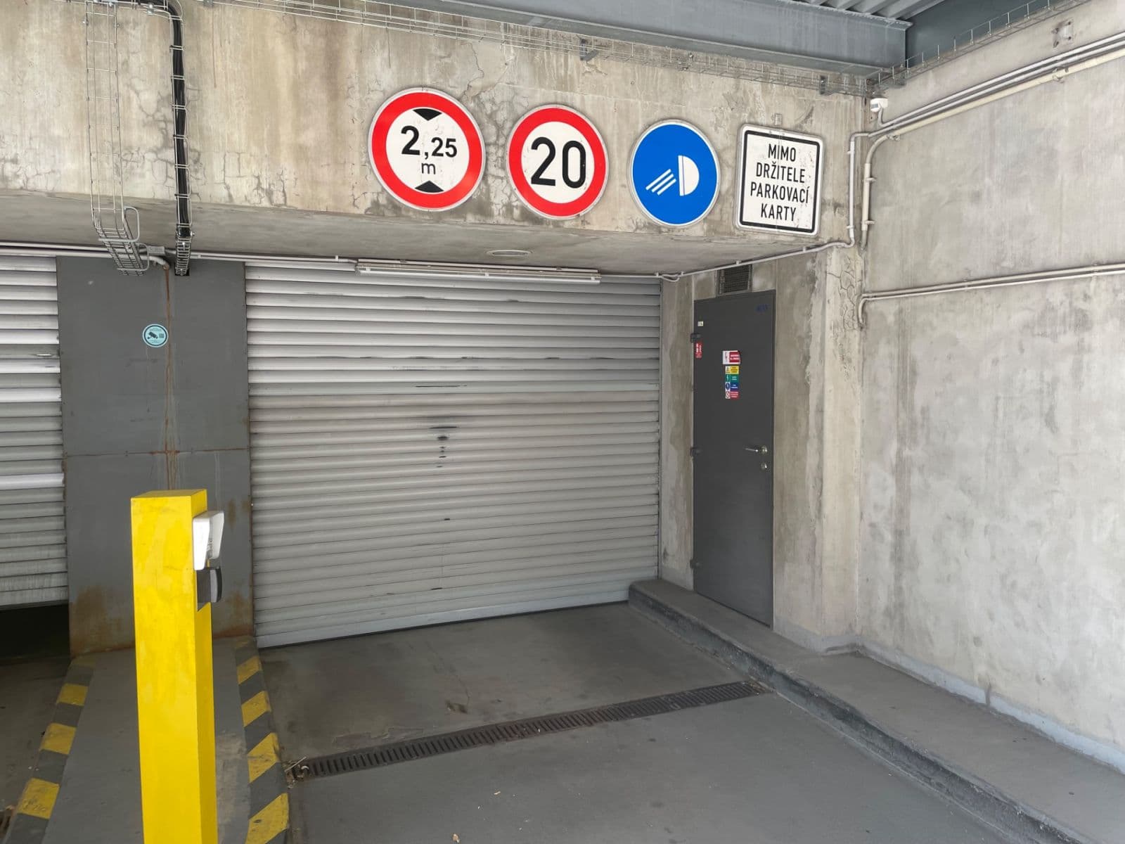 Prenájom garáže 25 m², Želetavská, Praha, Praha Prenájom garáže 25 m², Želetavská, Praha, Praha