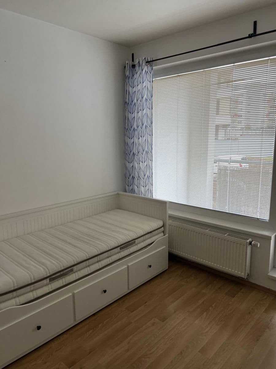 Prenájom bytu 1-izbový 30 m², Sazovicka, Praha, Praha Prenájom bytu 1-izbový 30 m², Sazovicka, Praha, Praha