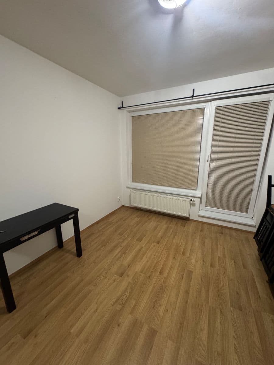 Prenájom bytu 1-izbový 30 m², Sazovicka, Praha, Praha Prenájom bytu 1-izbový 30 m², Sazovicka, Praha, Praha