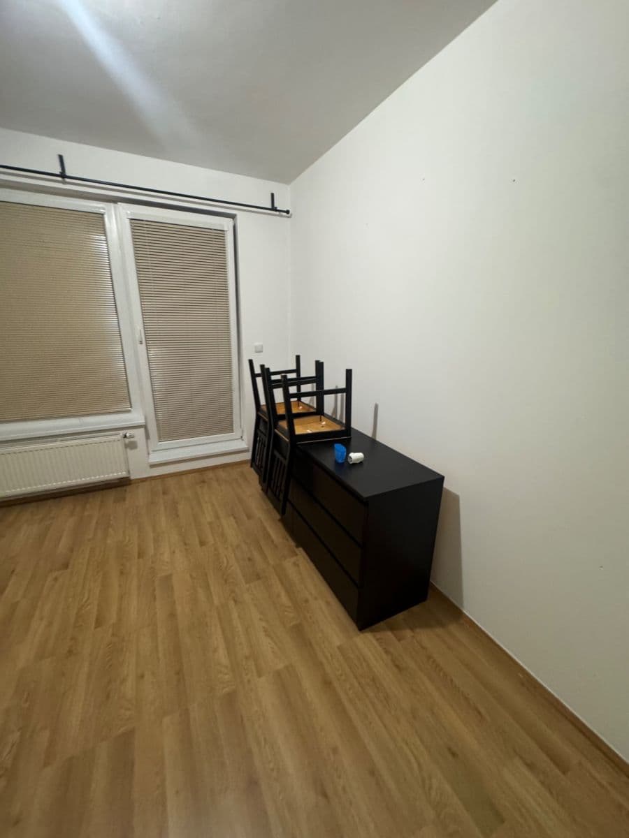 Prenájom bytu 1-izbový 30 m², Sazovicka, Praha, Praha Prenájom bytu 1-izbový 30 m², Sazovicka, Praha, Praha