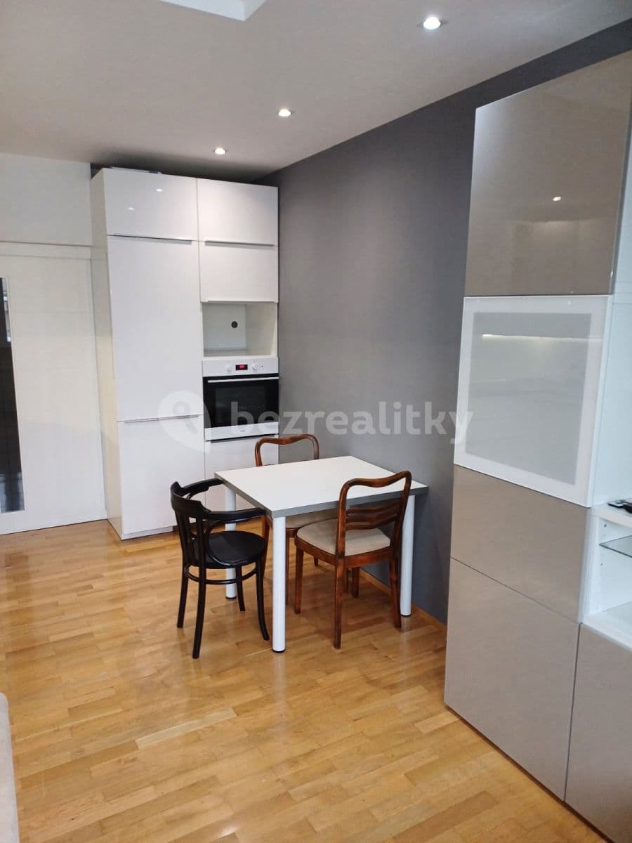 Prenájom bytu 2-izbový 48 m², Bulharská, Praha, Praha Prenájom bytu 2-izbový 48 m², Bulharská, Praha, Praha