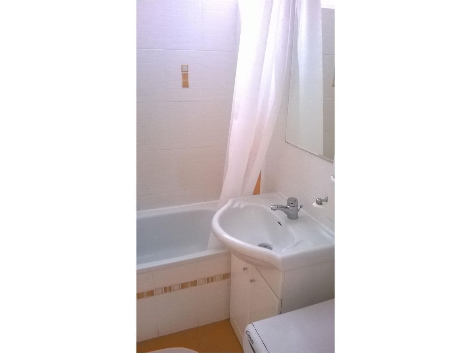 Prenájom bytu 1-izbový 30 m², Valentova, Praha, Praha Prenájom bytu 1-izbový 30 m², Valentova, Praha, Praha