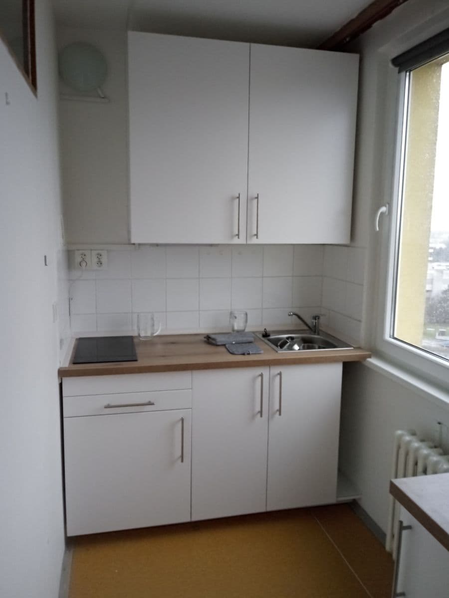 Prenájom bytu 1-izbový 30 m², Valentova, Praha, Praha Prenájom bytu 1-izbový 30 m², Valentova, Praha, Praha