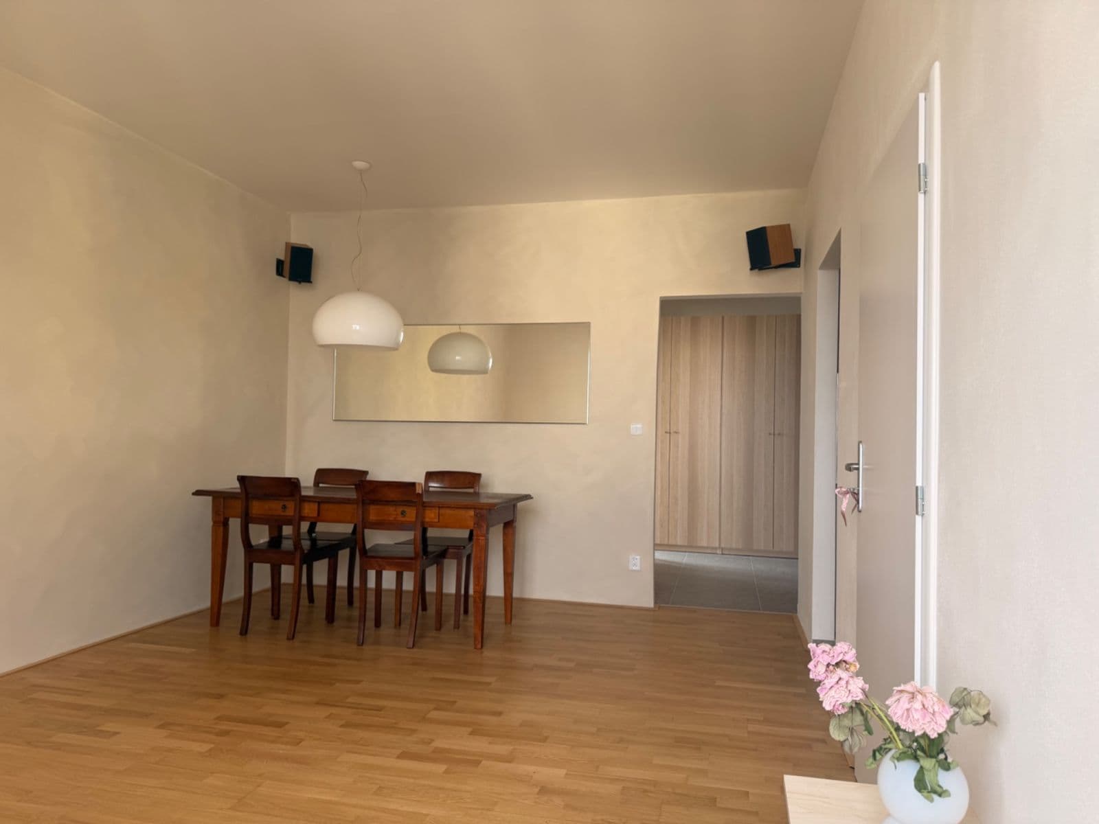 Prenájom bytu 2-izbový 55 m², Zdaru, Praha, Praha Prenájom bytu 2-izbový 55 m², Zdaru, Praha, Praha
