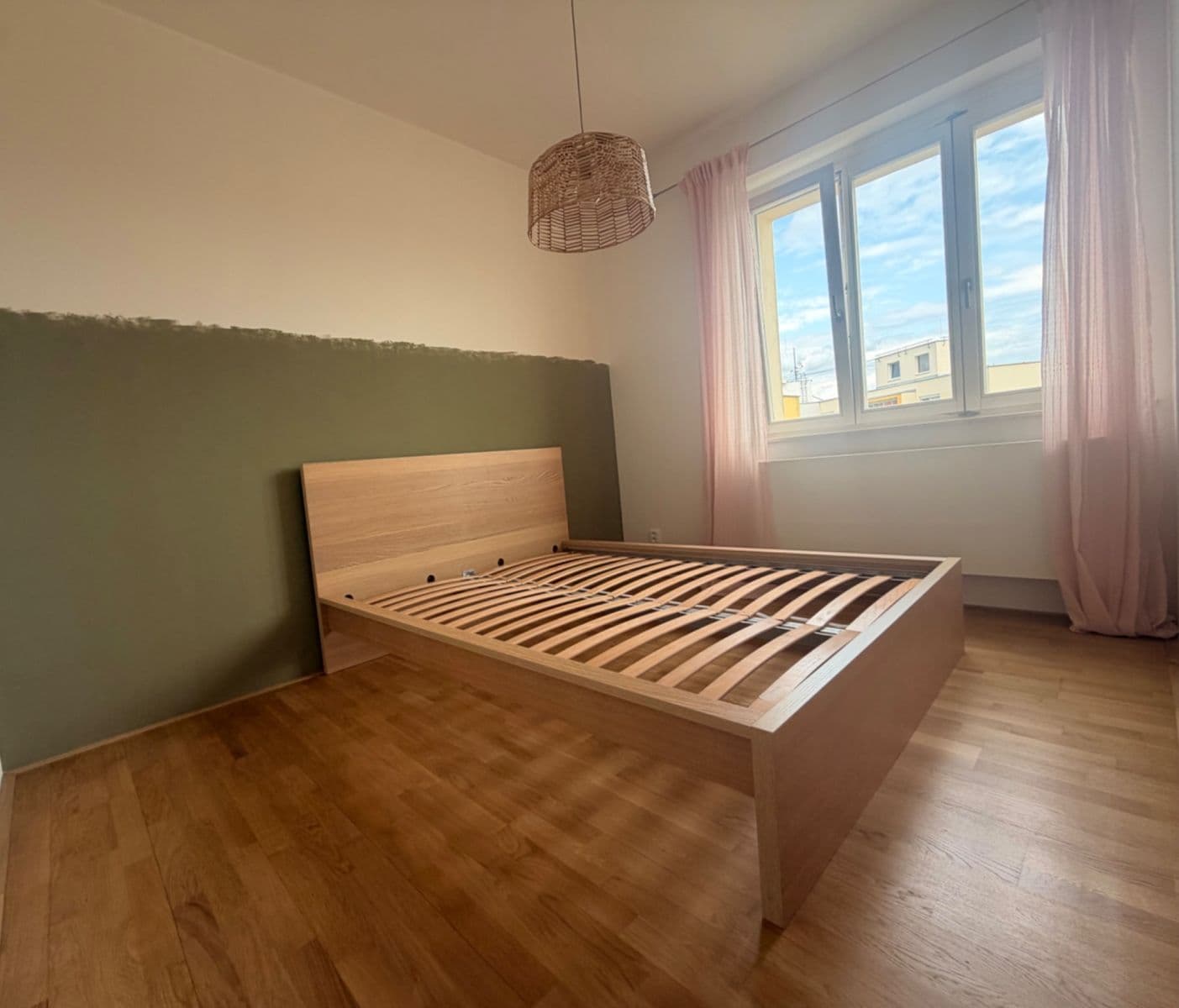 Prenájom bytu 2-izbový 55 m², Zdaru, Praha, Praha Prenájom bytu 2-izbový 55 m², Zdaru, Praha, Praha