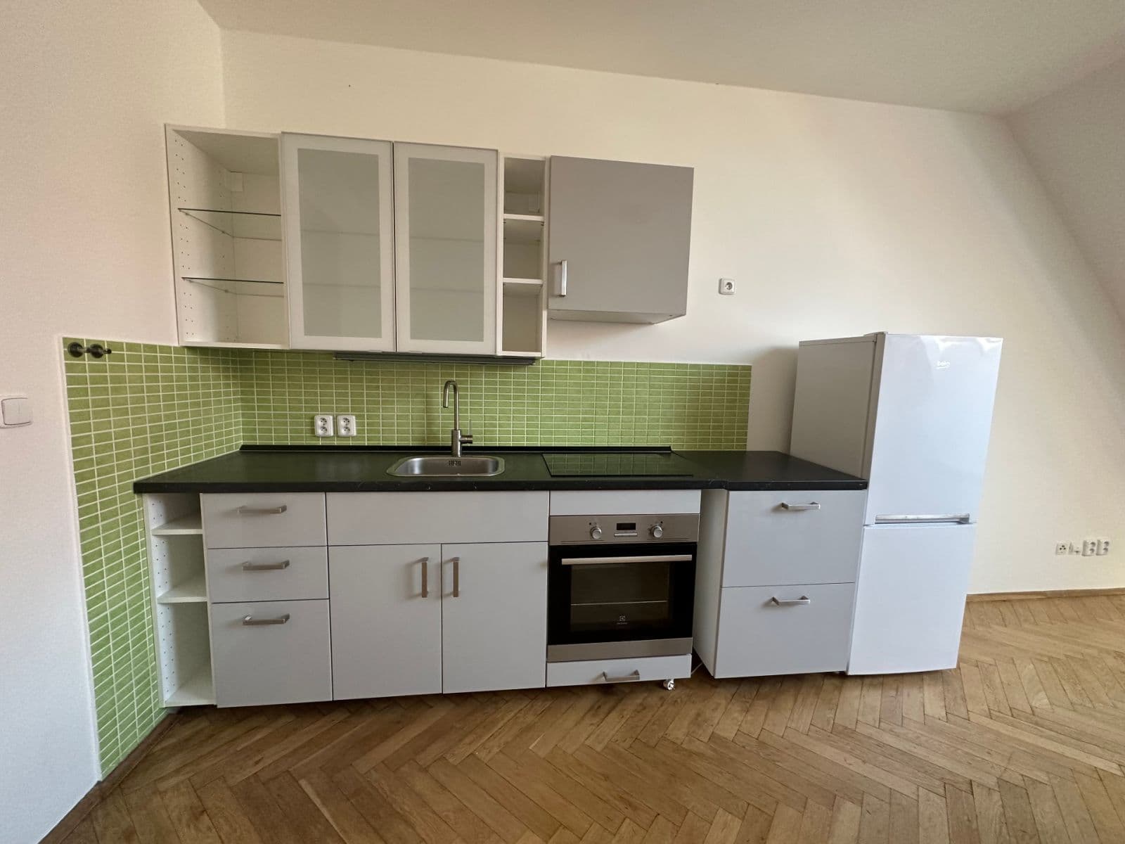 Prenájom bytu 2-izbový 54 m², Štítného, Praha, Praha Prenájom bytu 2-izbový 54 m², Štítného, Praha, Praha