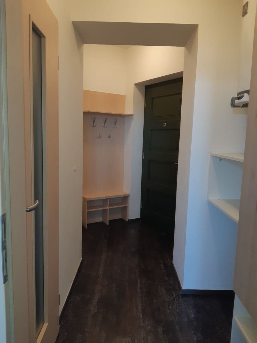 Prenájom bytu 1-izbový 27 m², Štítného, Praha, Praha Prenájom bytu 1-izbový 27 m², Štítného, Praha, Praha