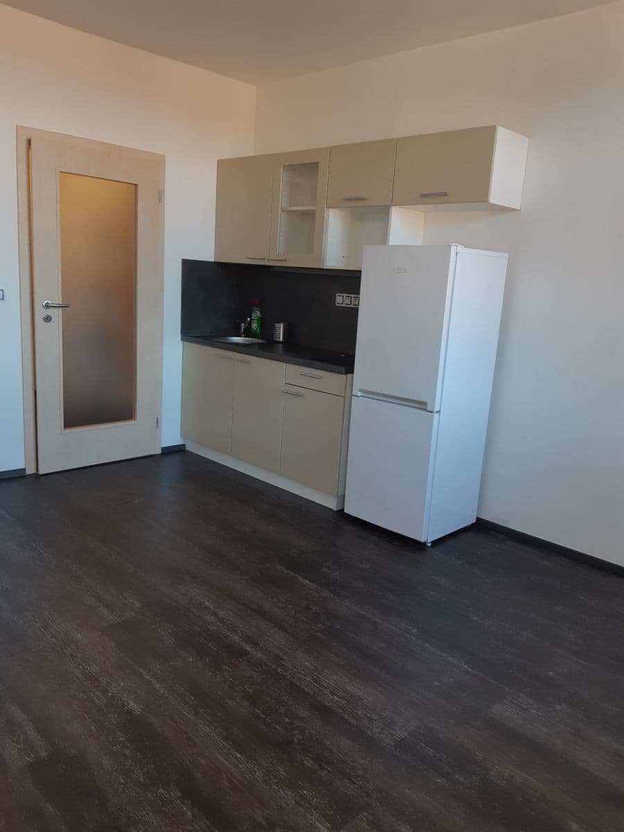 Prenájom bytu 1-izbový 27 m², Štítného, Praha, Praha Prenájom bytu 1-izbový 27 m², Štítného, Praha, Praha