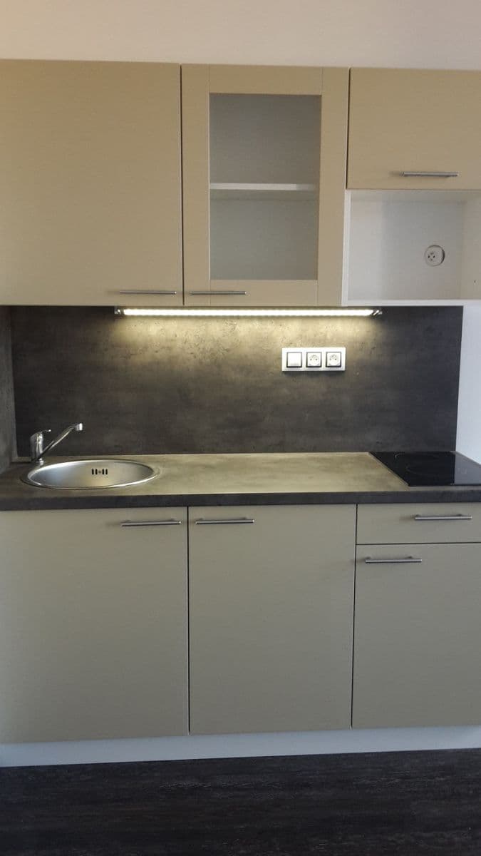 Prenájom bytu 1-izbový 27 m², Štítného, Praha, Praha Prenájom bytu 1-izbový 27 m², Štítného, Praha, Praha