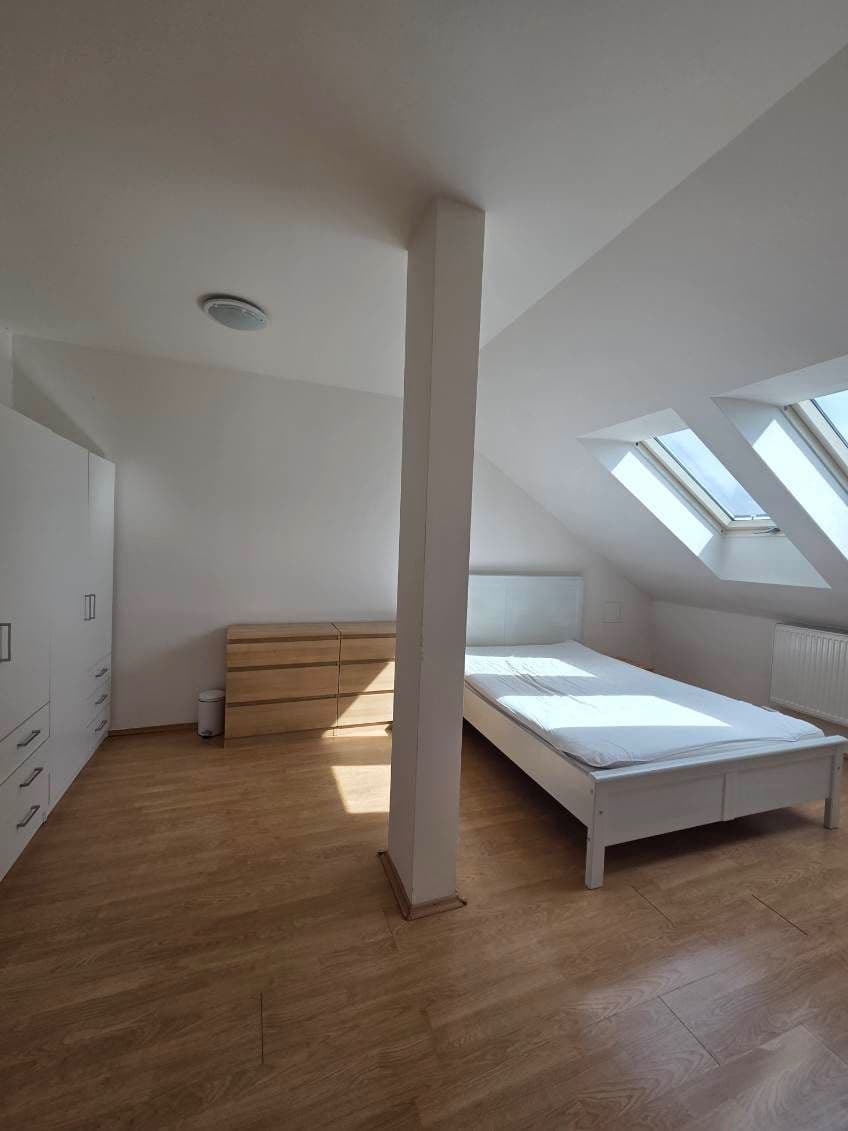 Prenájom bytu 3-izbový 70 m², Kladivova, Brno, Jihomoravský kraj Prenájom bytu 3-izbový 70 m², Kladivova, Brno, Jihomoravský kraj